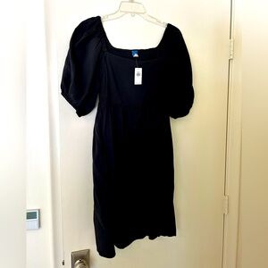 Old Navy black size M puff sleeve dress NWT has pockets